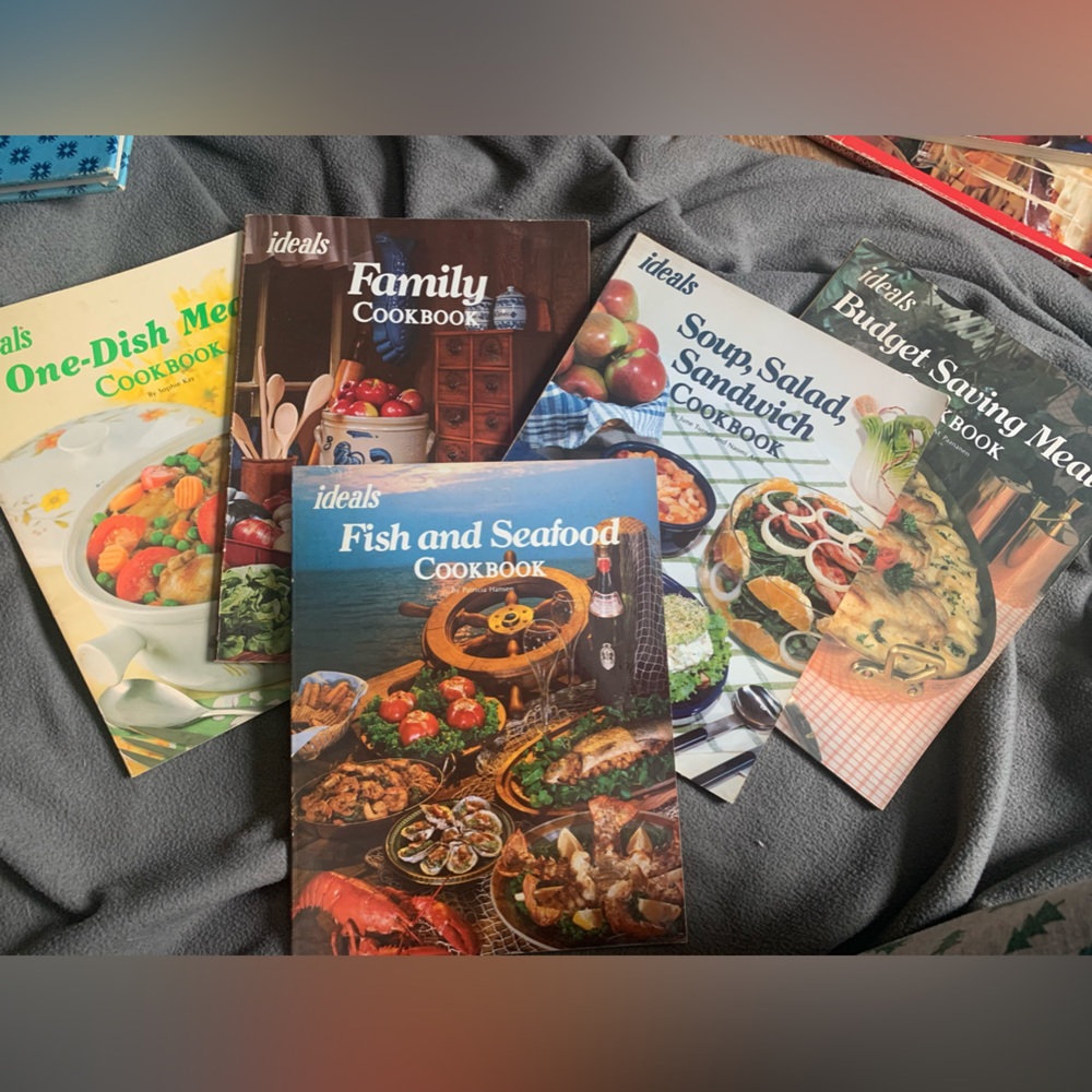 Vintage ideals set of (5) cook books